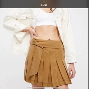 💕Free People pleated belted mini Skirt.